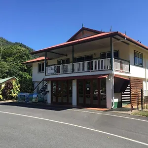 Big4 Crystal Cascades Hotel Cairns